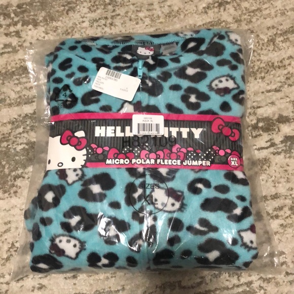 Hello Kitty | Intimates & Sleepwear | New Hello Kitty One Piece Footer ...